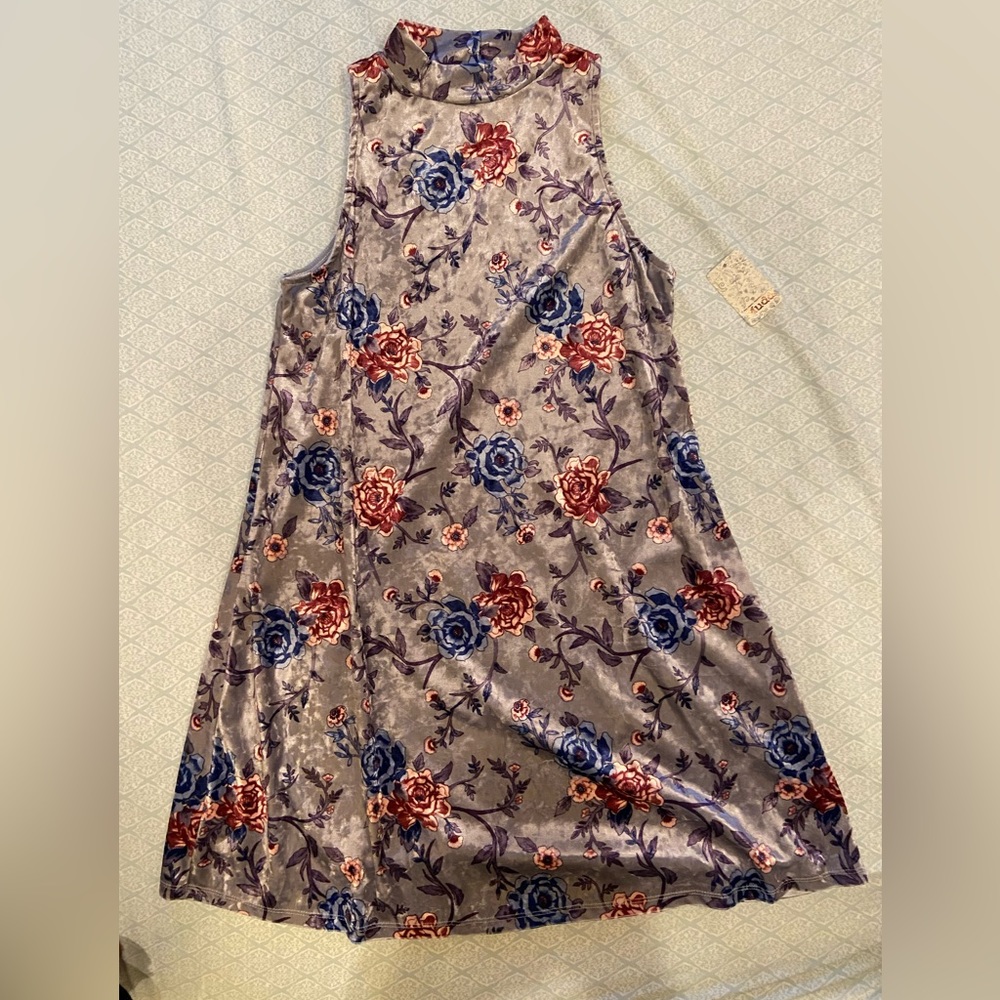 Sleeveless dress